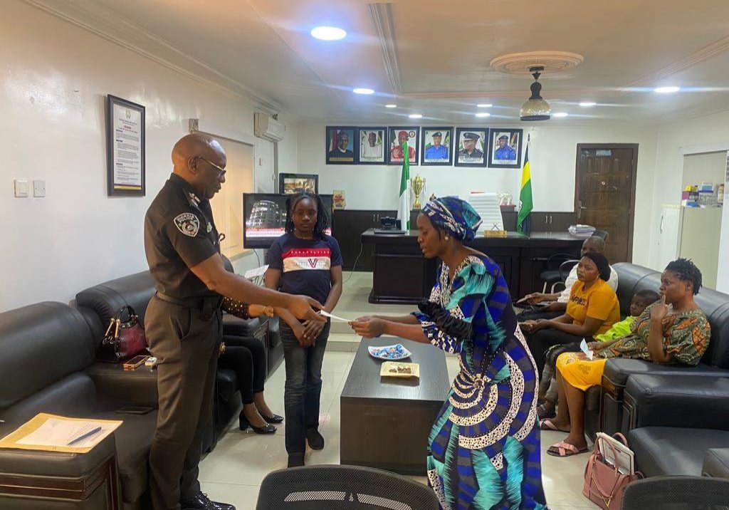 5220 families of slain police officers in anambra get n43m compensation 5220 families of slain police officers in anambra get n43m compensation