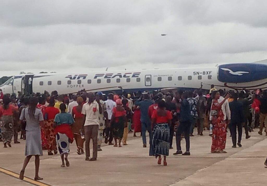 53306 pictorial ebonyi receives air peace inaugural flight
