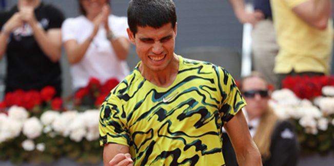 55962 alcaraz breezes into madrid open quarter finals medvedev out