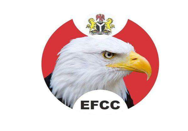 57732 internet fraud efcc arrests self acclaimed cop 42 others in ogun