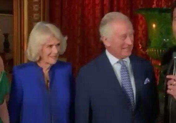 59089 king charles queen camilla surprise audience at american idol