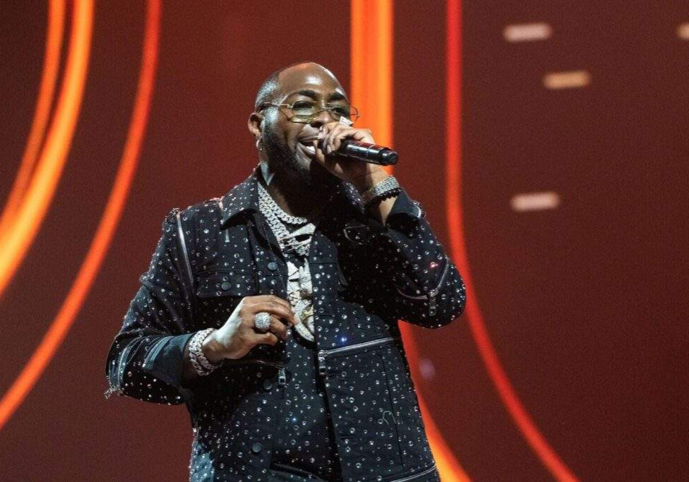59661 davido celebrates as supreme court upholds adelekes election victory