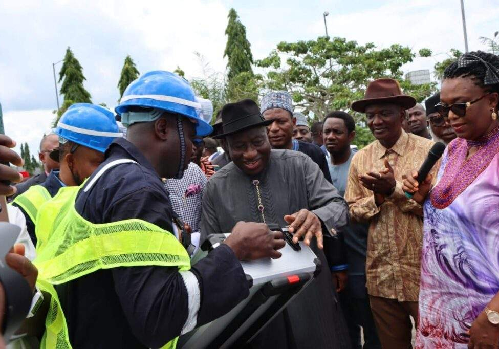59698 former president jonathan inaugurates nasenis empowerment training for 100 youths in bayelsa
