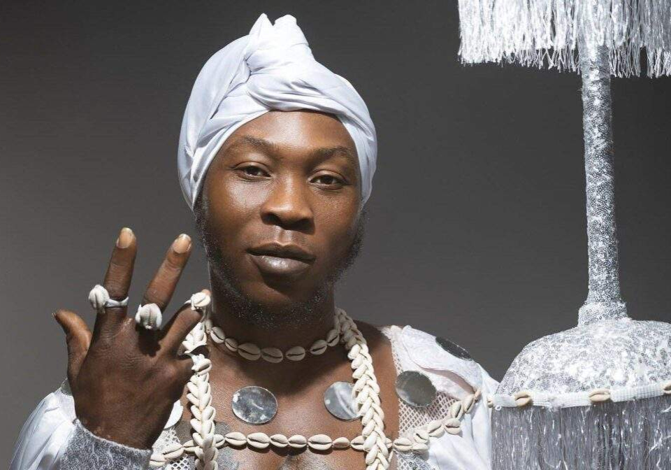 63758 seun kuti resumes eating after hunger strike following rejection by jail inmates