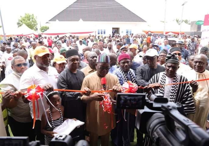 64203 benue governor commissions project to tackle high housing demand