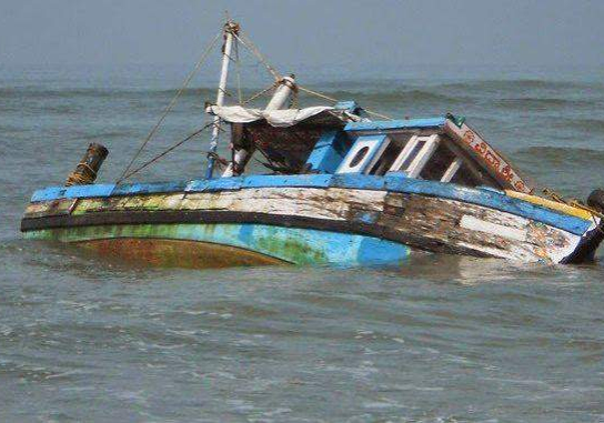 65711 sri lankan navy discovers 14 bodies in capsized chinese fishing boat 65711 sri lankan navy discovers 14 bodies in capsized chinese fishing boat