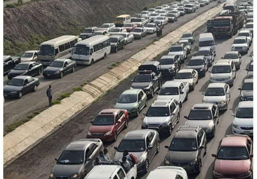 6881 again gridlock on abuja keffi road as fg closes ado bridge for repairs 6881 again gridlock on abuja keffi road as fg closes ado bridge for repairs