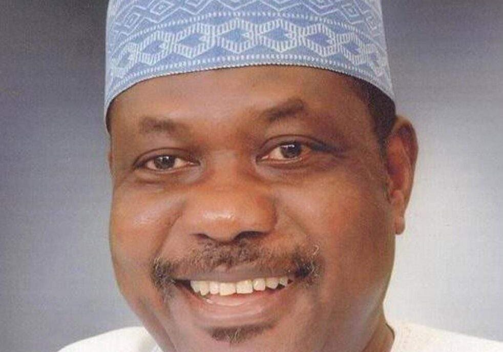 70033 paramount ruler ochidoma hrm elaigwu congratulates akume on sgf appointment