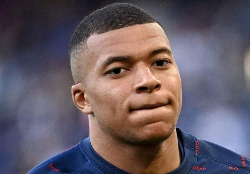 73153 transfer real madrid midfielder welcomes mbappe to santiago bernabeu