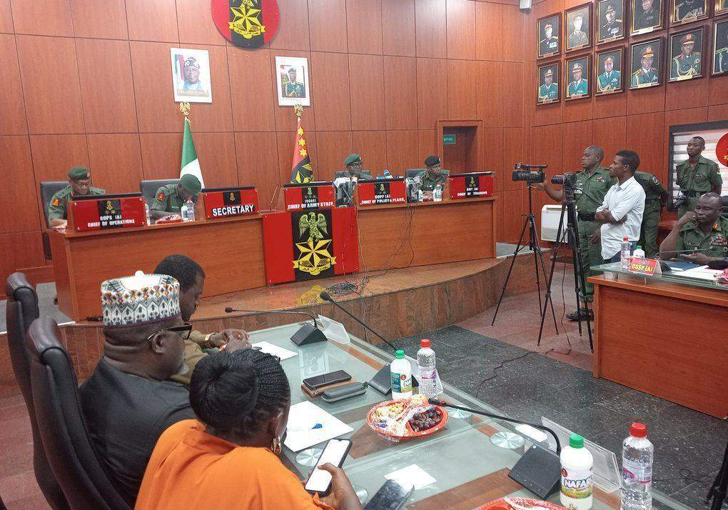 76089 nigerian army urges peaceful resolution to national issues 76089 nigerian army urges peaceful resolution to national issues