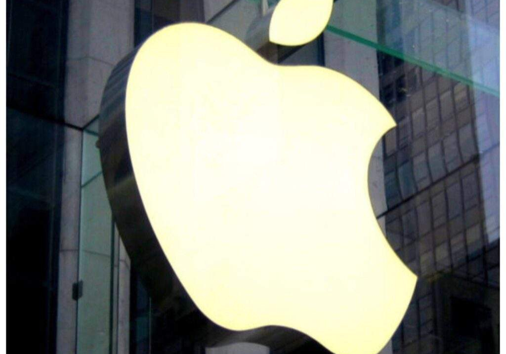 77326 apple becomes first company to hit 3 trillion market value 77326 apple becomes first company to hit 3 trillion market value
