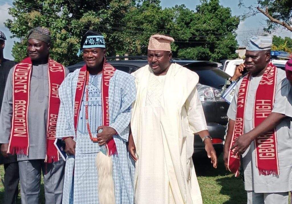 79649 dont run away from your kinsmen oyo senator tells nigerians 79649 dont run away from your kinsmen oyo senator tells nigerians