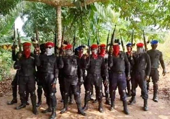 83620 unknown gunmen attack enugu police station cart away arms 83620 unknown gunmen attack enugu police station cart away arms
