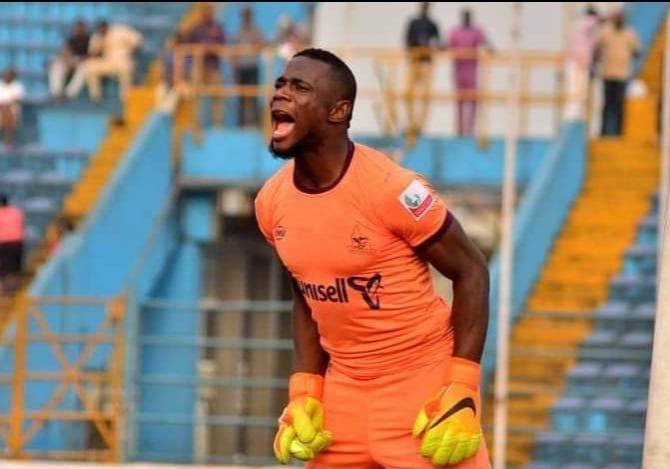 84958 shooting stars complete ovunda signing from rivers united 84958 shooting stars complete ovunda signing from rivers united