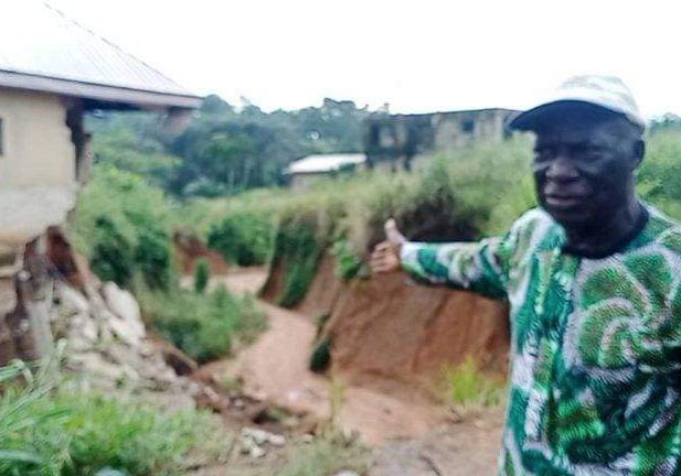 85090 residents panic as gully erosion pulls down 3 houses threaten more in abia community 85090 residents panic as gully erosion pulls down 3 houses threaten more in abia community