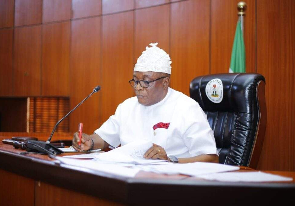 90920 akwa ibom assembly urges gov eno to investigate road project by previous administration