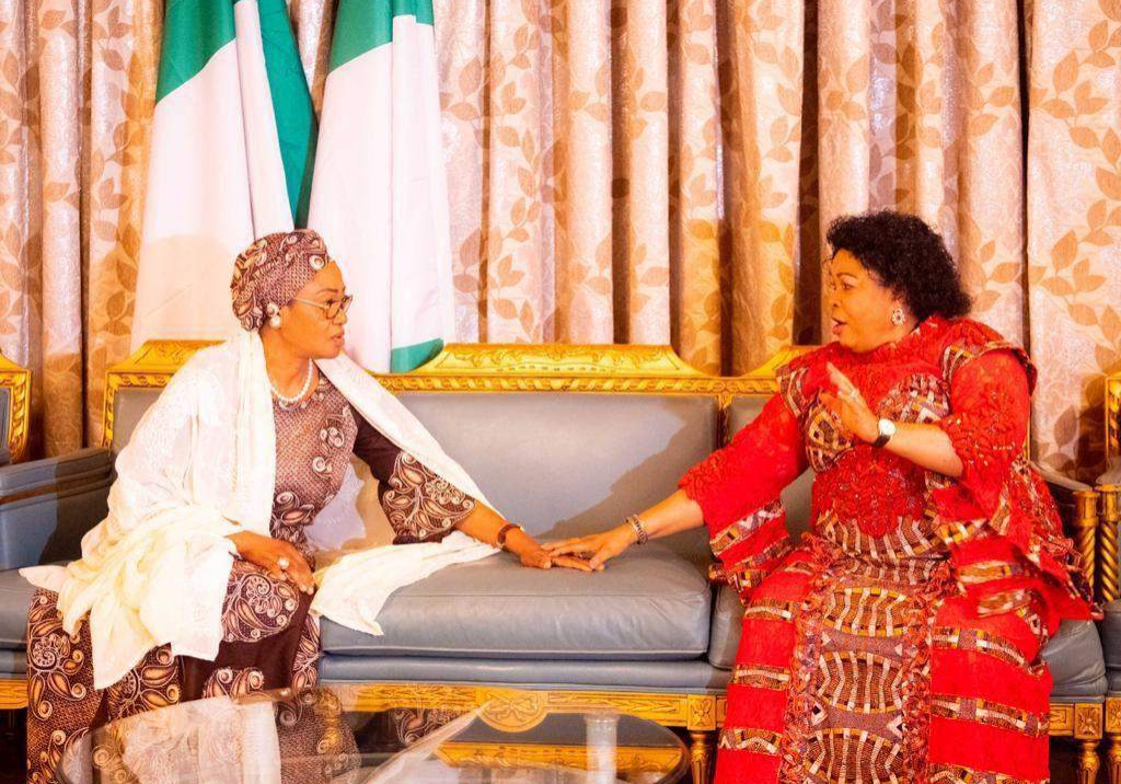 93977 former first lady pledges support for nigerias current first lady 93977 former first lady pledges support for nigerias current first lady