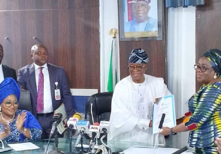 96120 oyetola pledges to safeguard and foster a sustainable marine economy in nigeria 96120 oyetola pledges to safeguard and foster a sustainable marine economy in nigeria