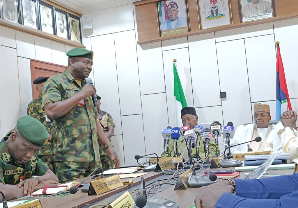 96503 ministers of defence new heads of ministry meet service chiefs and ministry staff 96503 ministers of defence new heads of ministry meet service chiefs and ministry staff