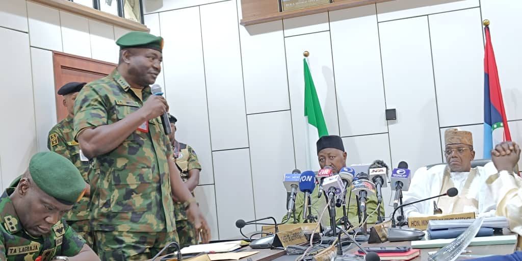 96503 ministers of defence new heads of ministry meet service chiefs and ministry staff 96503 ministers of defence new heads of ministry meet service chiefs and ministry staff