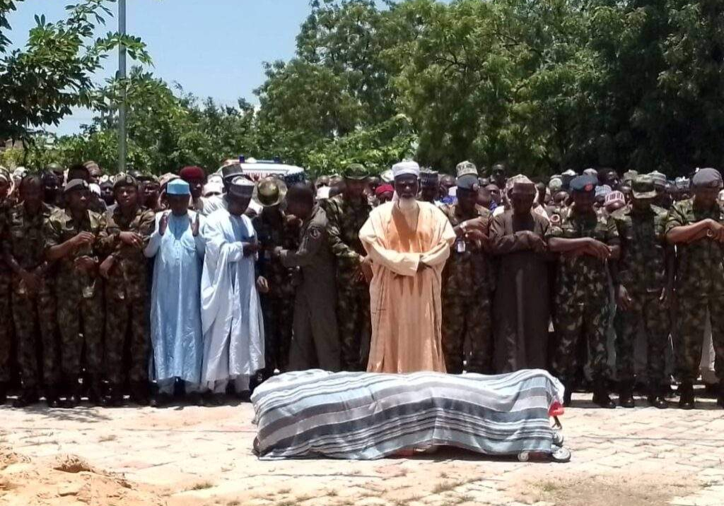 97174 niger plane crash heroic pilot laid to rest in zaria