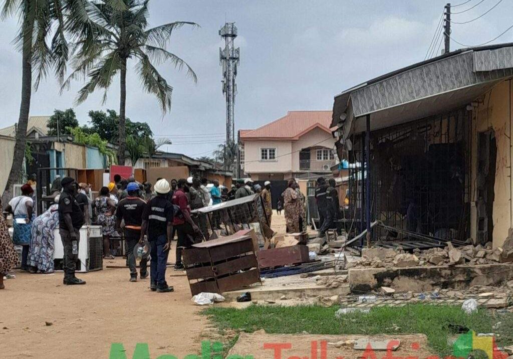 97676 agony and tears as labsca demolishes shops in lagos community