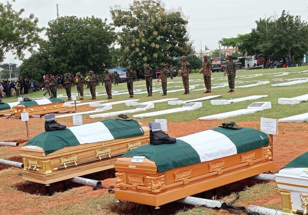 98030 helicopter crash nigerian military pays tribute to fallen soldiers