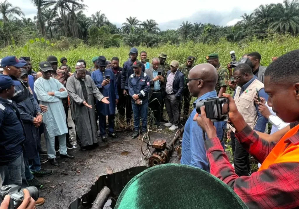 98703 fg discovers illegal pipeline connections in abia exposing startling crude oil theft issue