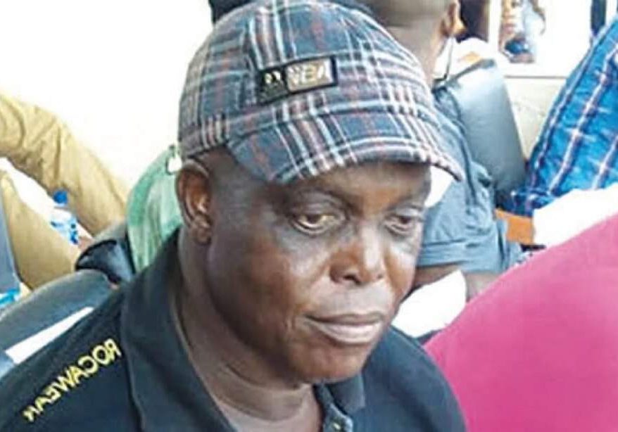 AFCON He loses possession easily goes to sleep Izilein AFCON He loses possession easily goes to sleep Izilein