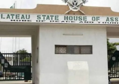 APC Lawmakers Sworn In After Court Verdict APC Lawmakers Sworn In After Court Verdict
