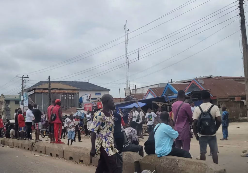 APC primary: Protest erupts in Lagos Mainland, Yaba over alleged imposition of candidates