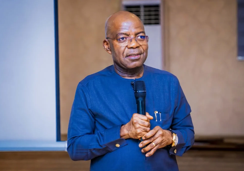 Abia State Governor Alex Otti Welcomes Opposition Members to Labour Abia State Governor Alex Otti Welcomes Opposition Members to Labour