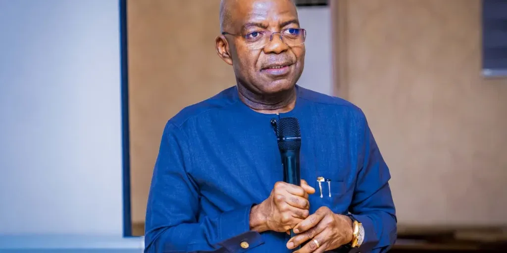 Abia State Governor Alex Otti Welcomes Opposition Members to Labour Abia State Governor Alex Otti Welcomes Opposition Members to Labour