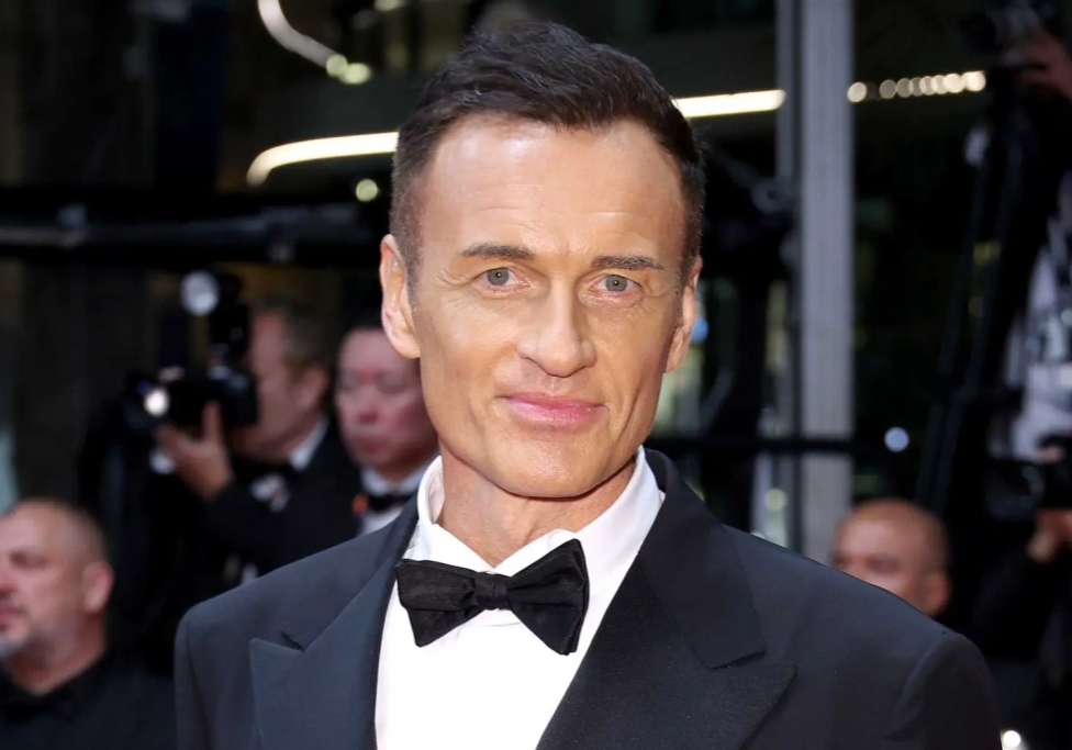 Actor Julian McMahon dies amid battle with cancer