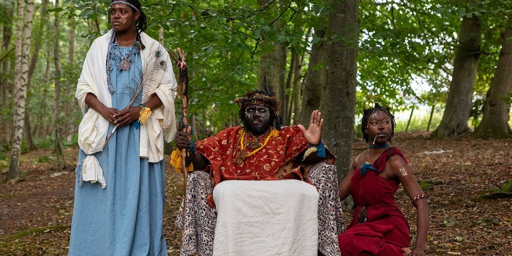 African Tribe Sets Up Kingdom in Scottish Woods Lost “African tribe” of Kubala claims Scottish woodland as ancestral home