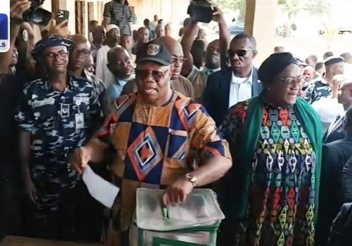 Akpabio Raises Questions on Nigeria's Democracy Akpabio Raises Questions on Nigeria's Democracy