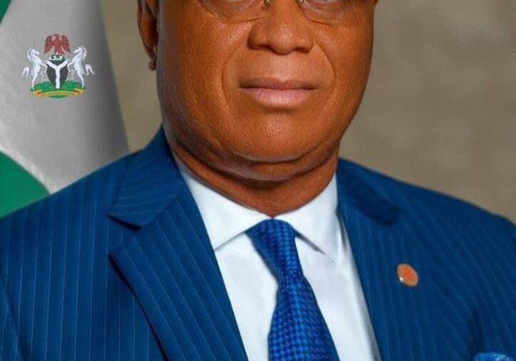 Akwa Ibom Governor Rewards Youths with N310m for Not Joining Akwa Ibom Governor Rewards Youths with N310m for Not Joining