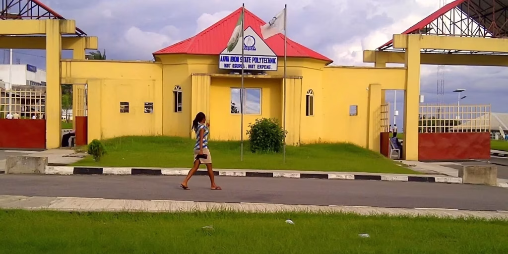 Akwa Poly students protest alleged insecurity, police brutality