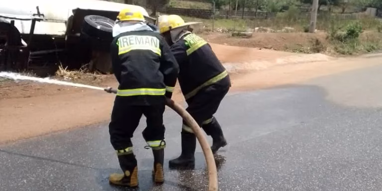 Another petrol tanker somersaults in Oyo Another petrol tanker somersaults in Oyo