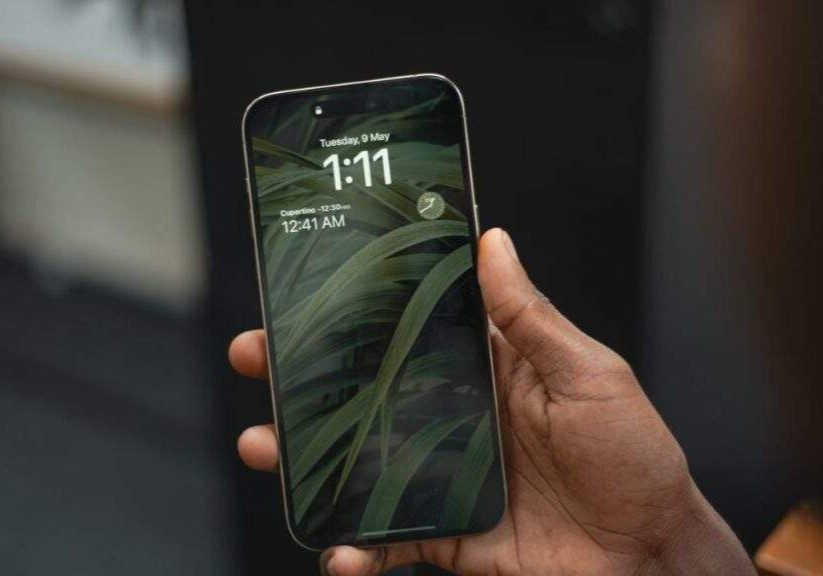 Apple's 5G Revolution: Proprietary Modem on Track for 2025 iPhone