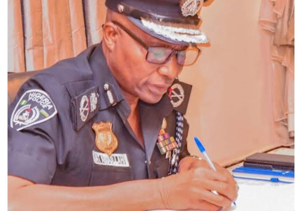 Avoid all forms of unnecessary loans, corrupt practices - Jigawa Avoid all forms of unnecessary loans, corrupt practices - Jigawa CP warns new constables