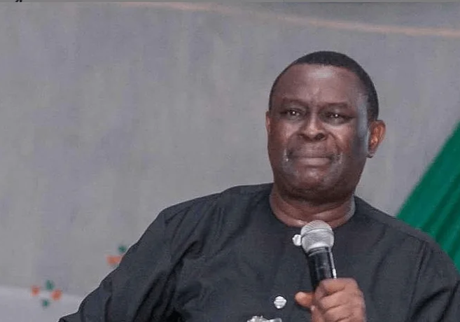 Bamiloye Backs Pastor Adeboye on Tithing Apology Bamiloye Backs Pastor Adeboye on Tithing Apology