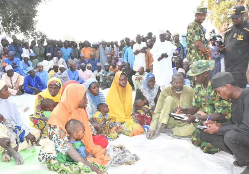 Bandit leaders Abu Radde, Umar Black surrender weapons, others to Bandit leaders Abu Radde, Umar Black surrender weapons, others to Nigerian Army