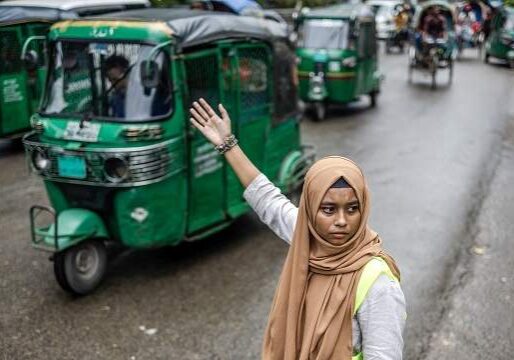 Bangladeshi Students Take to the Streets to Clear Traffic After Bangladeshi Students Take to the Streets to Clear Traffic After