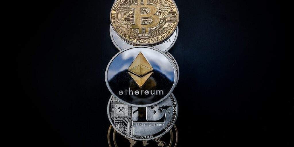 Bitcoin Surges to $68,007 as US Political Drama Intensifies Bitcoin Surges to $68,007 as US Political Drama Intensifies