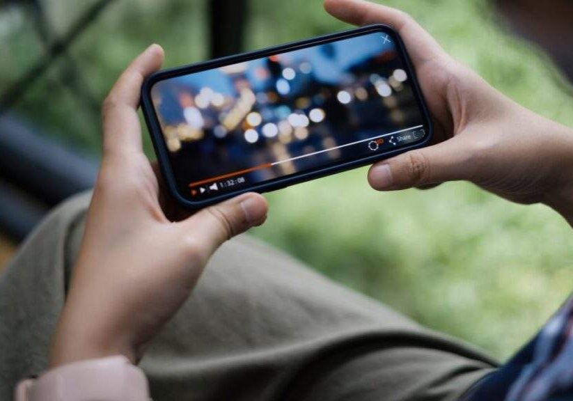 Boredom's Big Lie: How Digital Switching Can Amplify Your Boredom