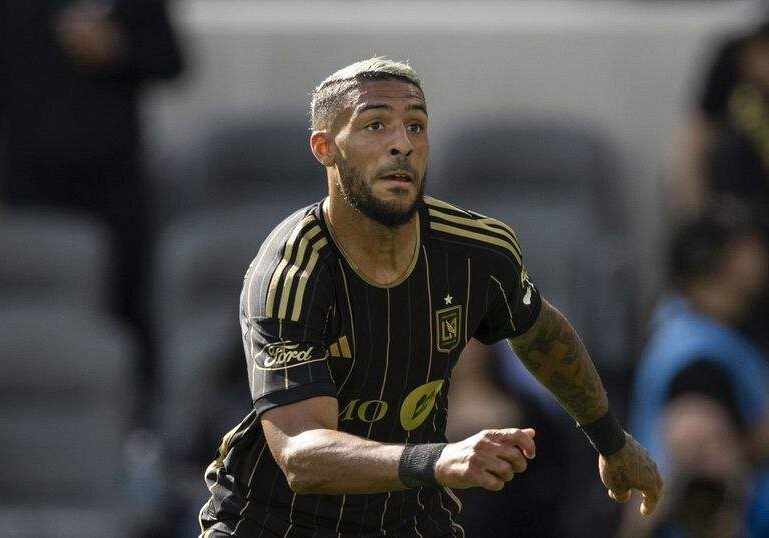 Bouangas Late Strike Gives LAFC 1 0 Win Bouangas Late Strike Gives LAFC 1 0 Win