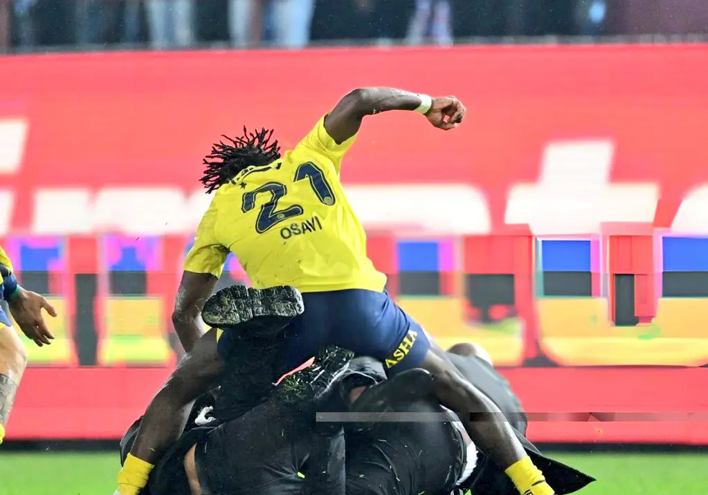 Bright Osayi Samuel Summoned by Turkish FA for Brawl with Trabzonspor Bright Osayi Samuel Summoned by Turkish FA for Brawl with Trabzonspor
