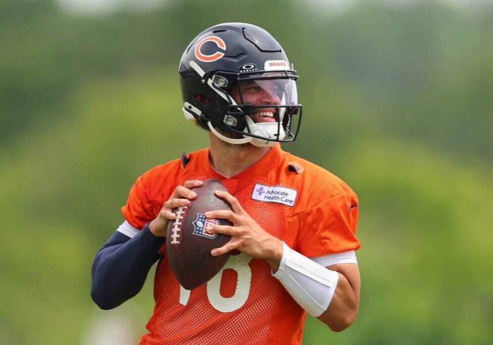 Caleb Williams Shines in First Padded Practice with Chicago Bears Caleb Williams Shines in First Padded Practice with Chicago Bears