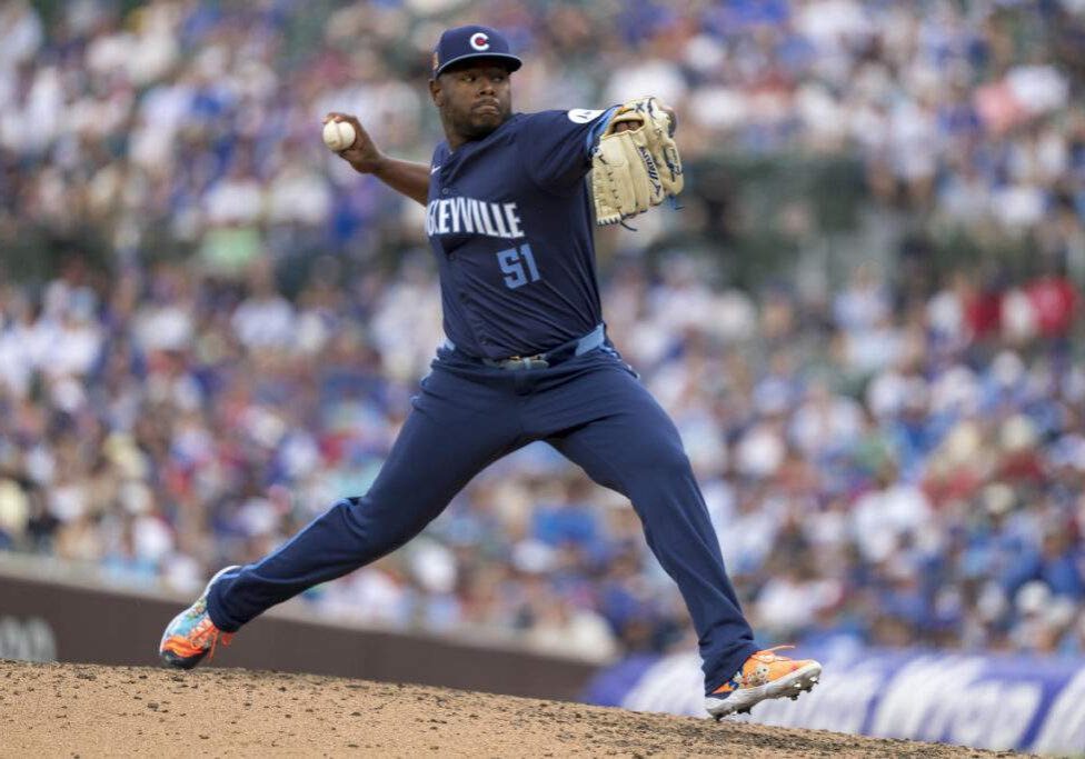 Chicago Cubs Release Héctor Neris, Clearing Way for Jack Neely